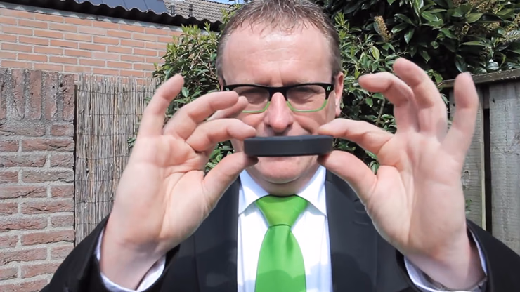 Harmonica Chop Cup Black 2 (Silicon) by Leo Smetsers - Trick - thumbnail 4