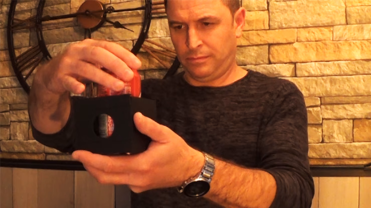 COKE ZAG by Richard Griffin - Trick - thumbnail 3