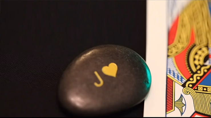 The Lucky Stone (Gimmicks and Online Instructions) by Luca Volpe and Alan Wong - thumbnail 3