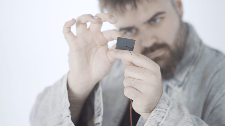 Paradox Button by Julio Montoro and Ultrabello - thumbnail 5
