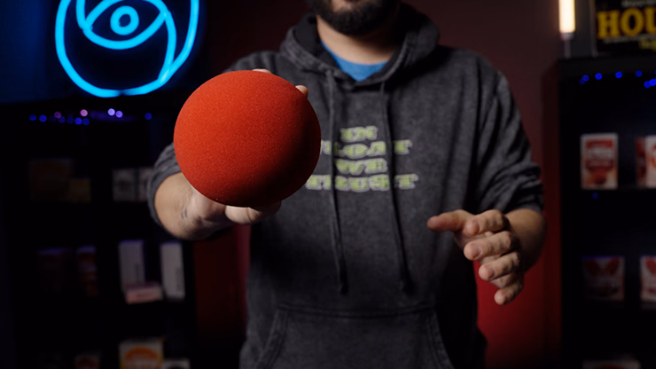 Magic Growing Sponge Ball RED by Murphy's Magic - thumbnail 3