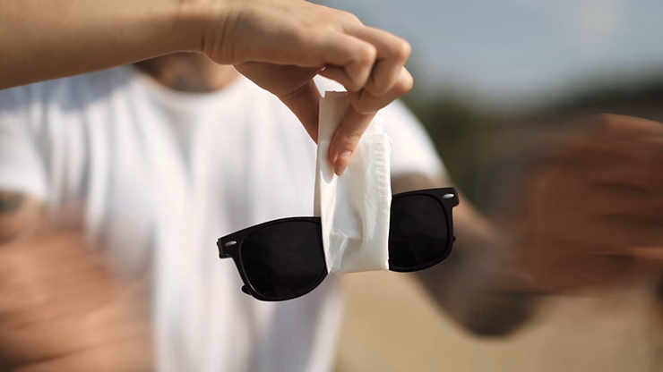 VANISHING SUNGLASSES (Gimmicks and Online Instructions) by Wonder Makers - Trick - thumbnail 5