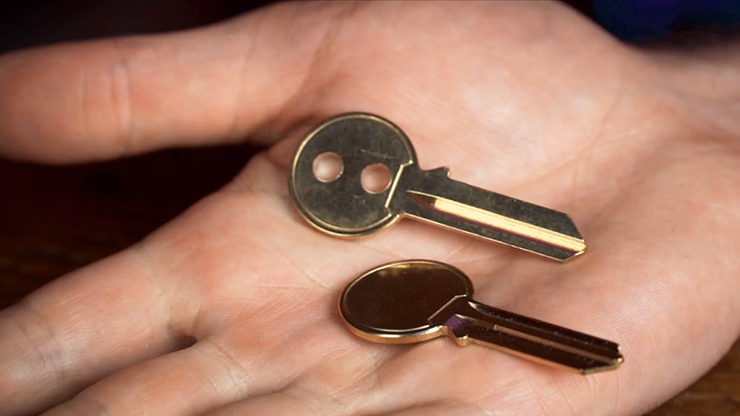 Keymaster Brass (Gimmicks and Online Instructions) by Craig Petty - Trick - thumbnail 3