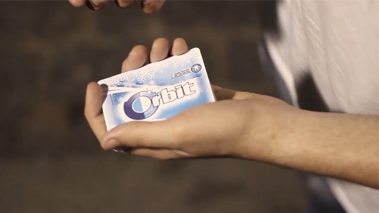 Flash Gum by João Miranda and Julio Montoro - Trick - thumbnail 4