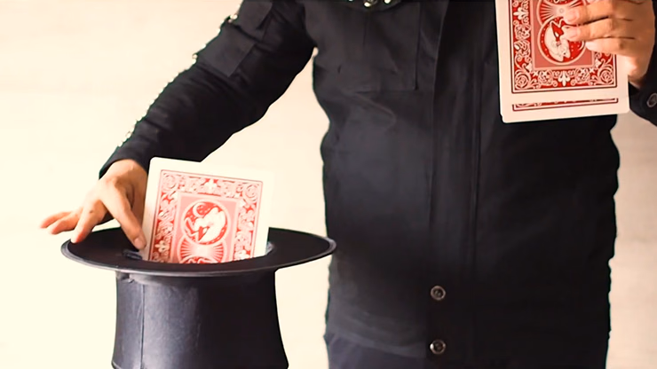 Jumbo Princess Card Trick by Tejinaya Magic - thumbnail 3