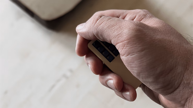 Atom 2 Smart Remote by Electricks - thumbnail 3