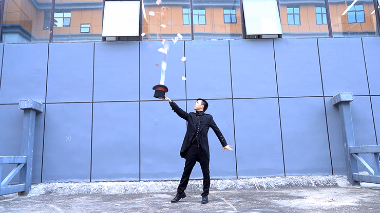 THE ROCKET Card Fountain RIGHT HANDED (Wireless Remote Version) by Bond Lee - thumbnail 4