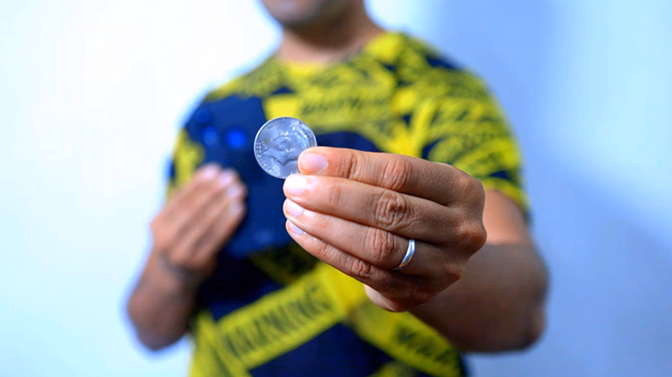 SUPER COIN 2.0 (Gimmicks and Online Instructions) by Mago Flash -Trick - thumbnail 3