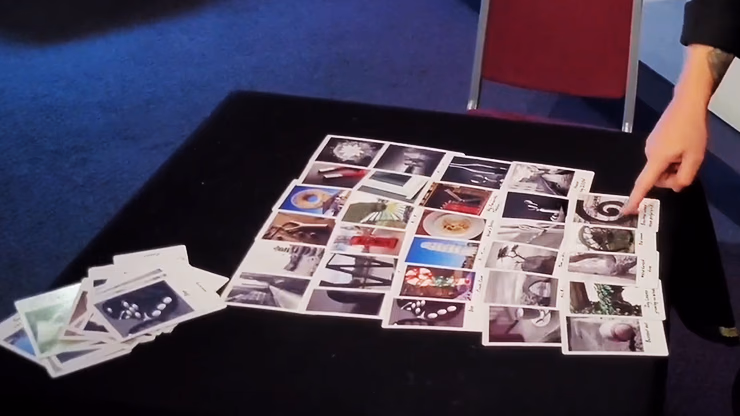 THE BIGGER PICTURE (Gimmicks and Online Instructions) by Radek Hoffman & Chris Jones - Trick - thumbnail 5