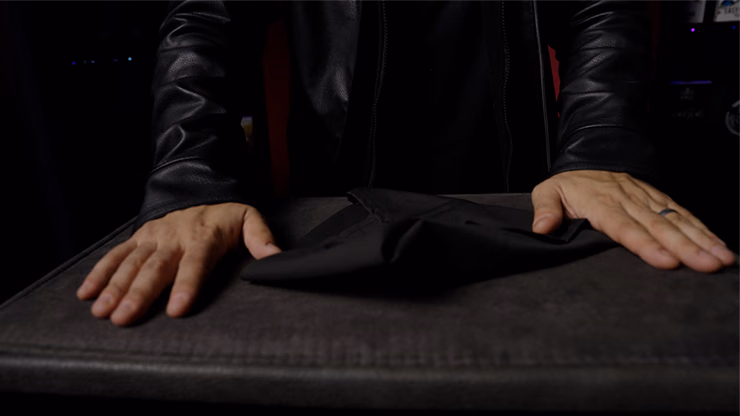 HAUNTED HANDKERCHIEF (Gimmicks and Instructions) by Apprentice Magic - Trick - thumbnail 3