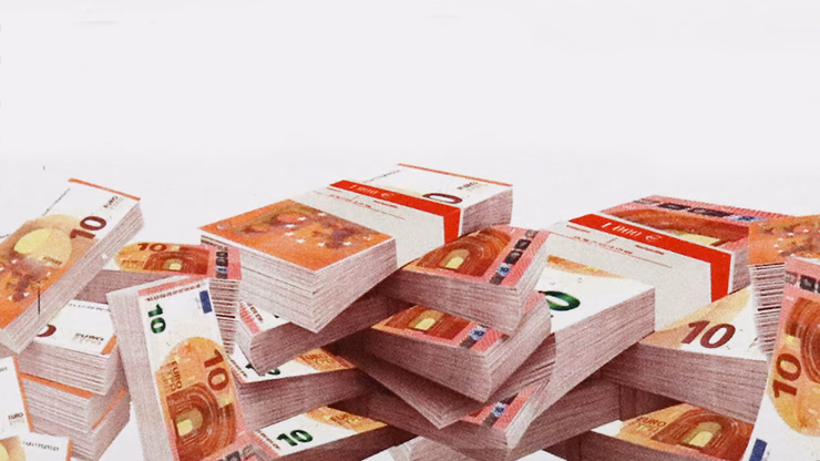 STACKED EURO by Christopher Dearman and Uday - thumbnail 3