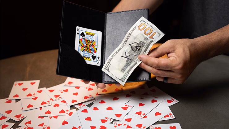 XL Z Fold Wallet (Magnetic Locking) by Murphy's Magic - thumbnail 3