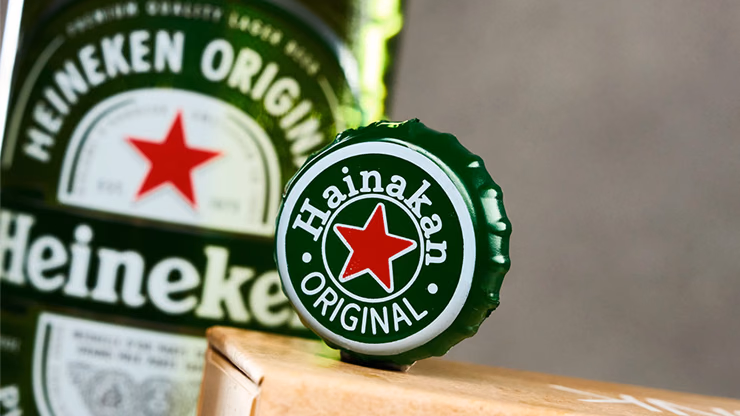 The Clink (Cap in Bottle) by Iarvel Magic and Wonder House (Heineken) - thumbnail 3