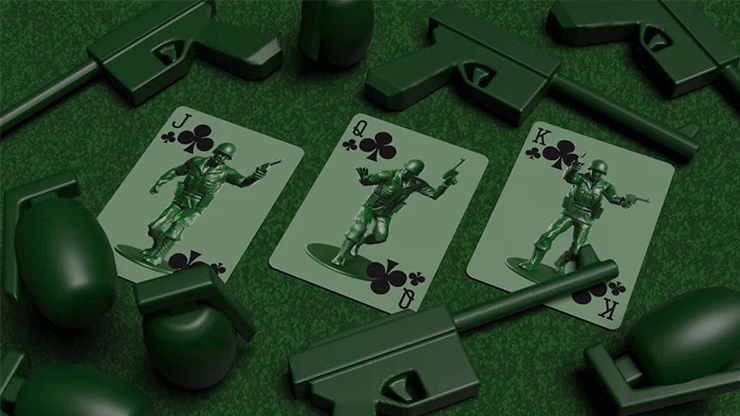 Army Men Playing Cards - thumbnail 3