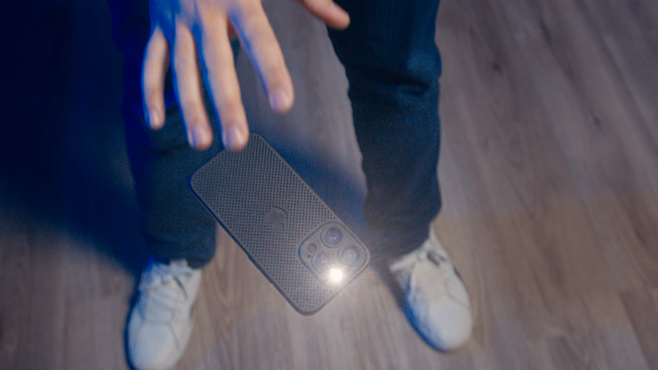 Leviosa Phone by João Miranda and Julio Montoro - thumbnail 3