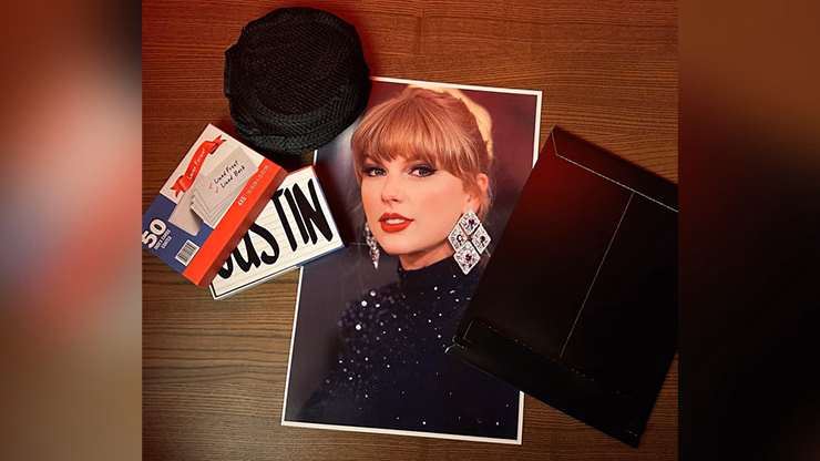 Celebrity Smart-Ass Deluxe (Taylor Swift) by Bill Abbott - thumbnail 3